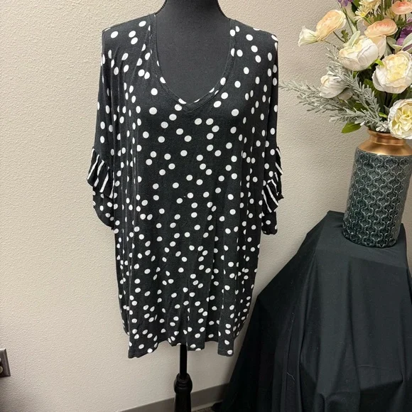 Cato 26/28W Black White Polka Dot Ruffle Sleeve Tunic Top Plus Size Chic - Picture 1 of 8